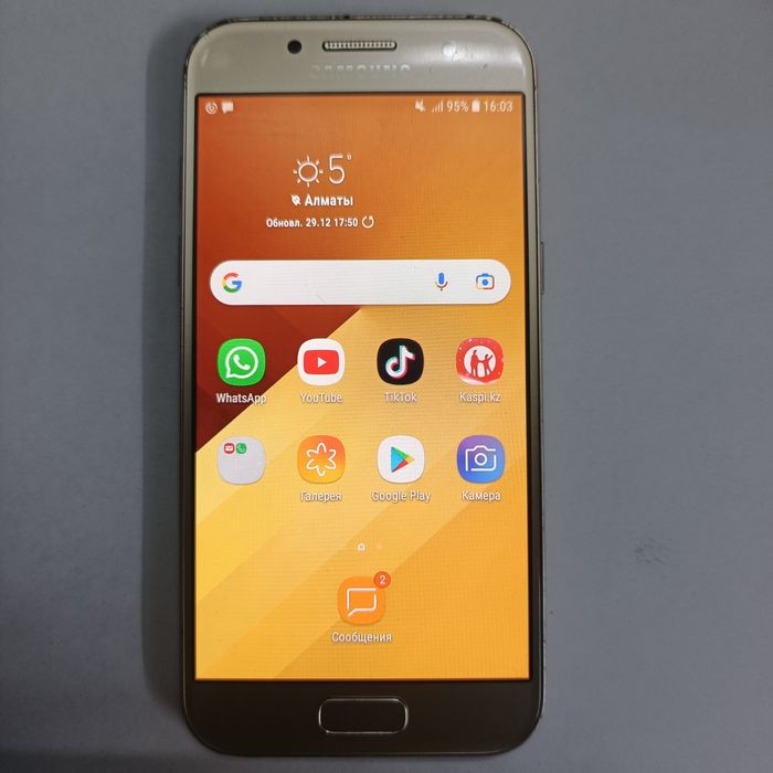 Продам Телефон Samsung A3