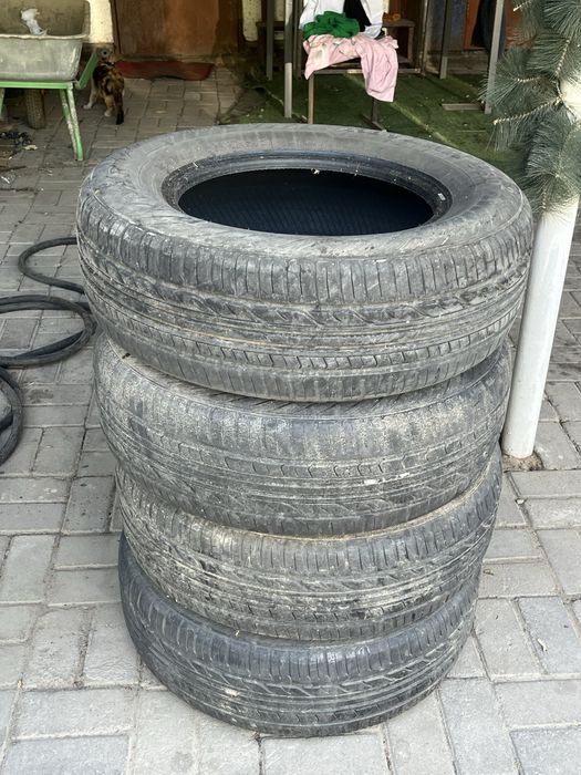 Продается шины 4пара