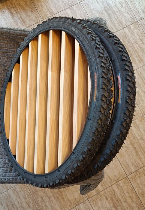 Посавка етажерка гума за колекция колички Hot wheels