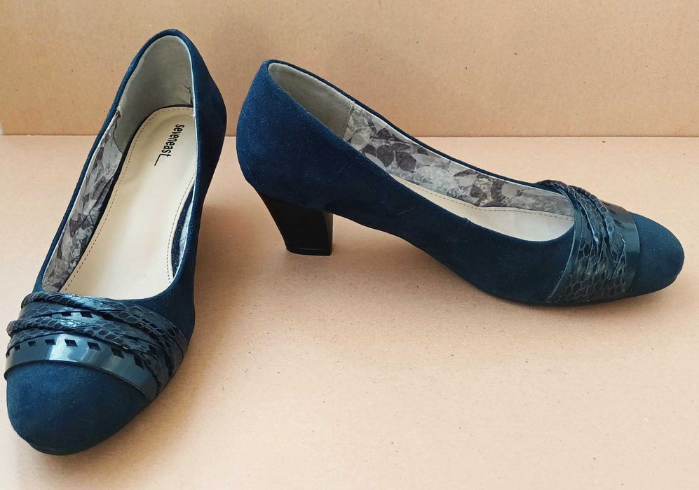 Нова цена. Дамски обувки с нисък ток № 37 - 38