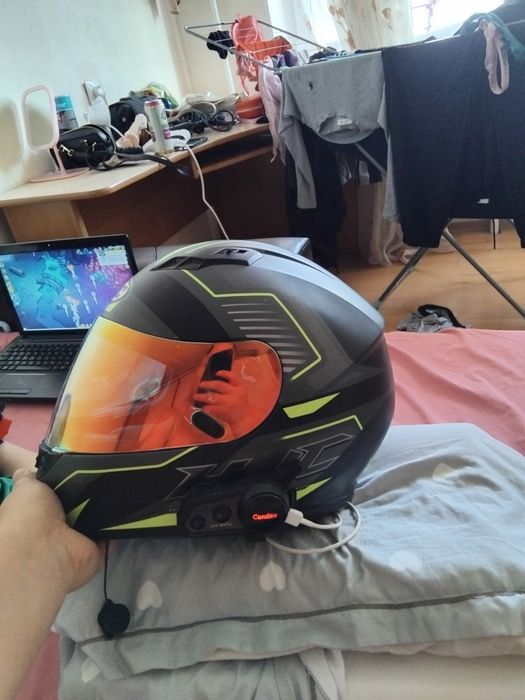 Продам мото шлем с гарнитурой