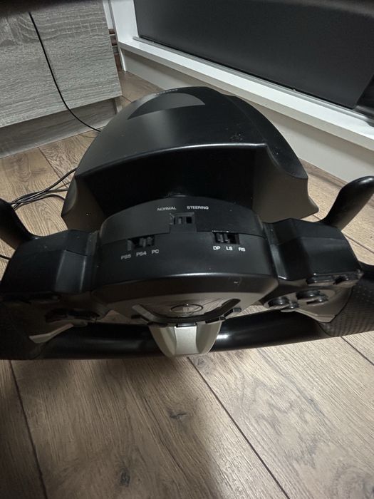 Vând volan gaming PC/PS4/PS5