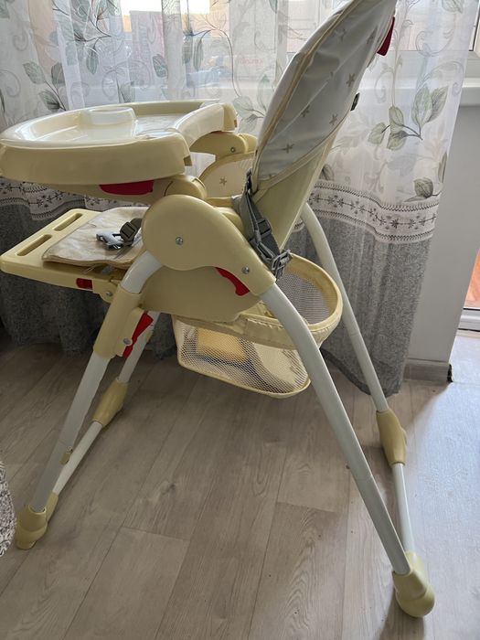 Детский стул для кормлении