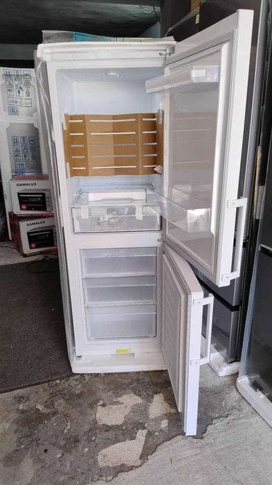 Комбиниран Хладилник с фризер Elvita-Елвита 173.6 см 300 л