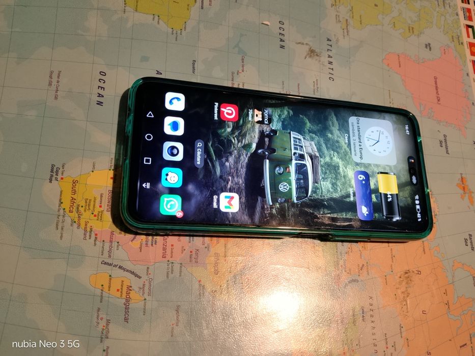 Honor X7b la cutie cu accesorii utile