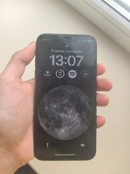 Айфон х  64/3 гб