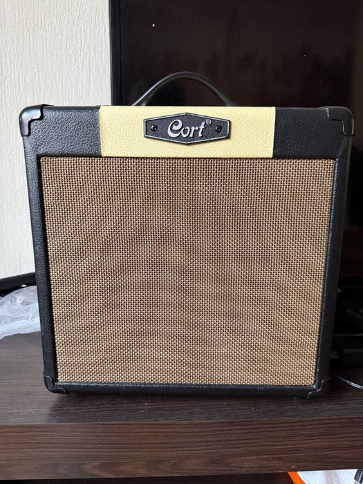 Комбоусилитель Cort CM15R