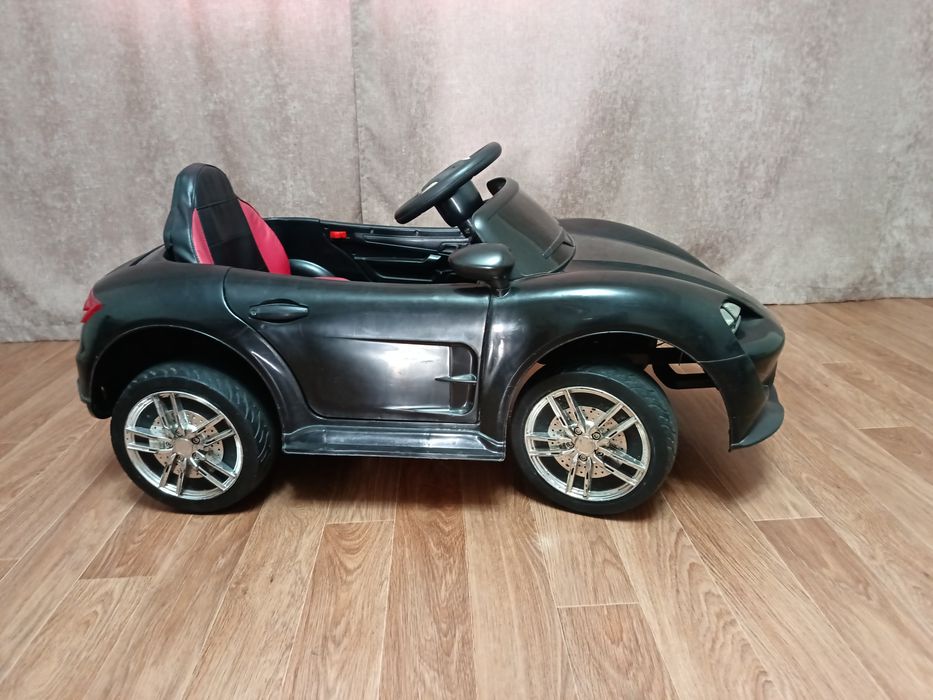 Детская машинка.