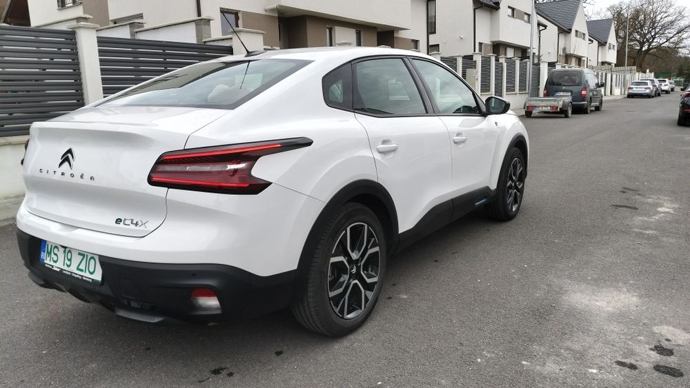 Mașină electrică Citroen C4 X înmatriculată