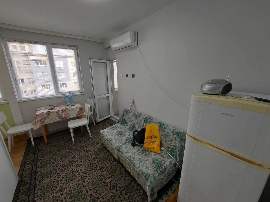 Двустаен апартамент, Под наем, кв. Запад 1