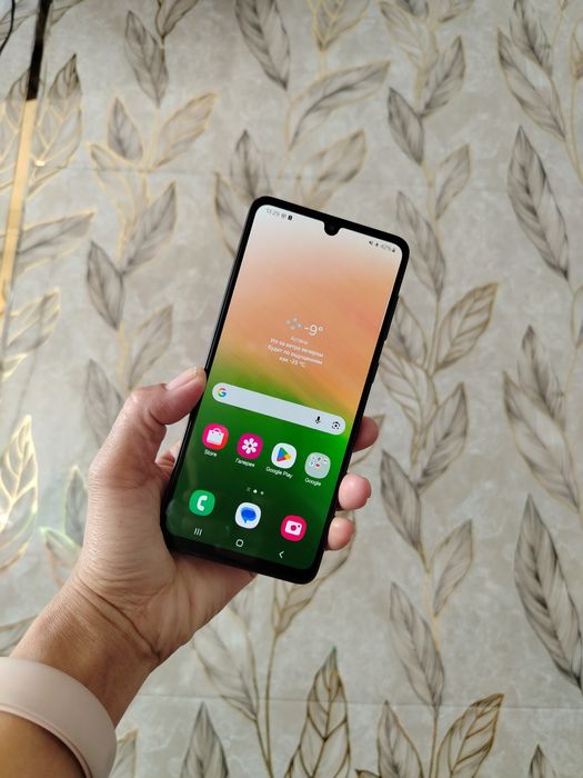 Продаётся телефон