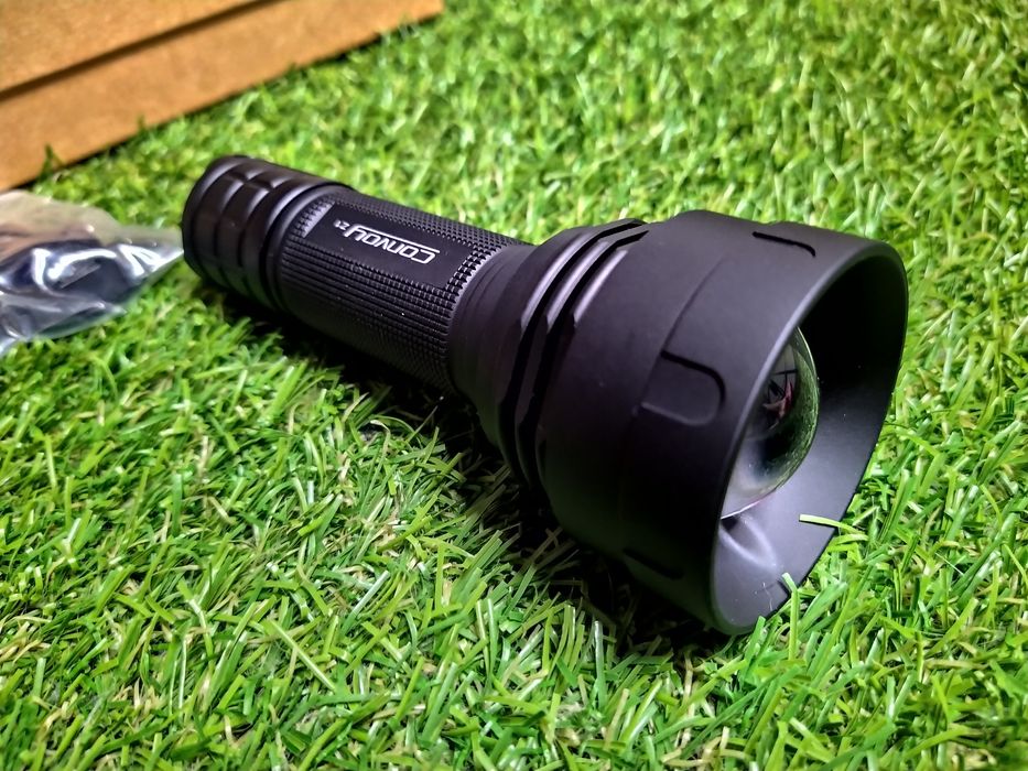 Convoy Z1 - Lanterna PROFESIONALA cu ZOOM cu Led SST40 / 5000K