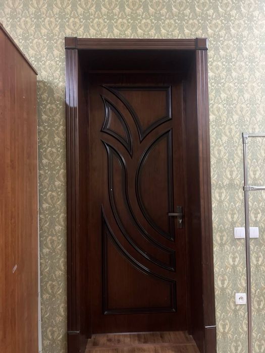 Eshiklar mdef sotiladi