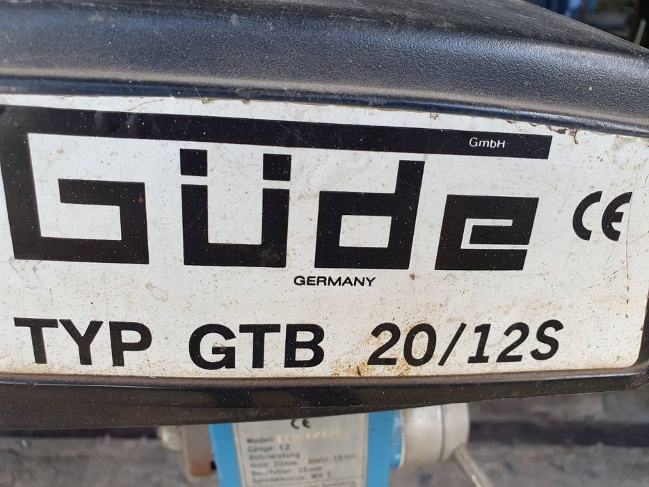 Настолна бормашина монофазна