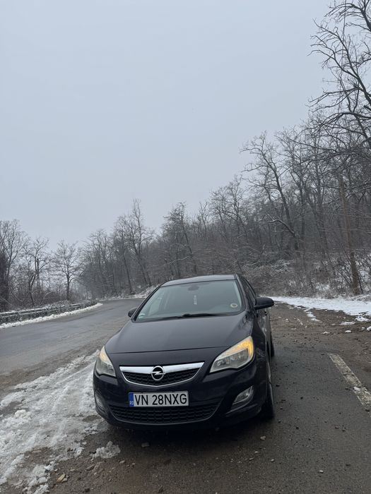 Vând Opel Astra J 1.7 CDTI