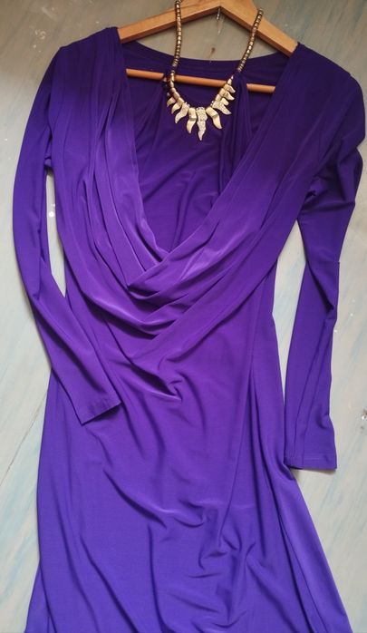 Продаётся вечернее платье с колье.