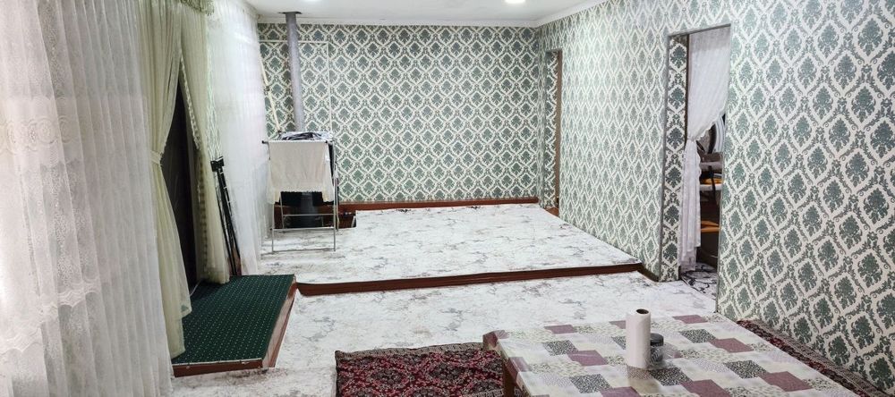 Uchaska sotiladi yashnabod tuman 4 sotix 4 xona