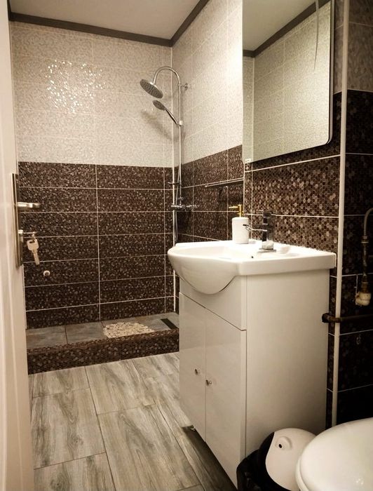 Cazare in regim hotelier in Băile Herculane ,ap cu 3 camere (6 pers)!