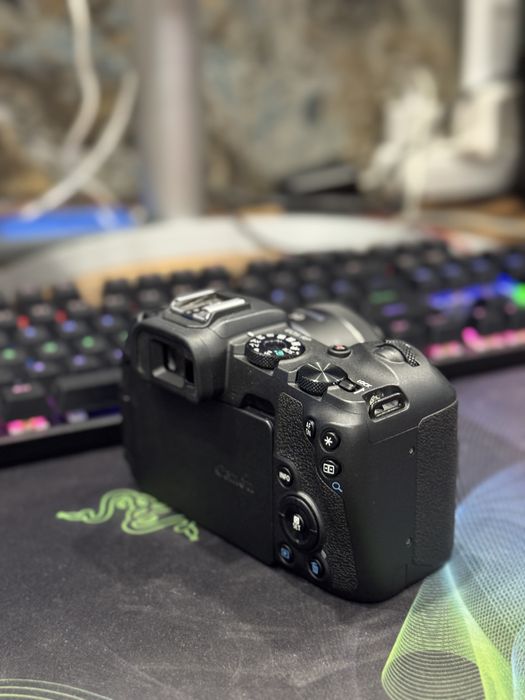 В продаже: Canon RP