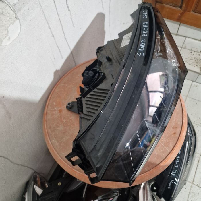 Skoda Enyaq 2022 ляв и десен фар