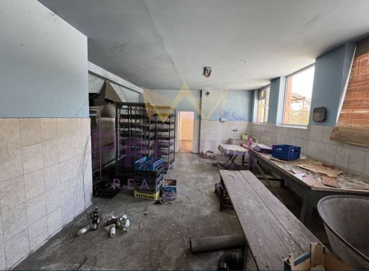 Продава се Промишлена сграда в с. Генерал Колево, Област Варна - 200 кв.м за 95 €/кв.м - Снимка #3
