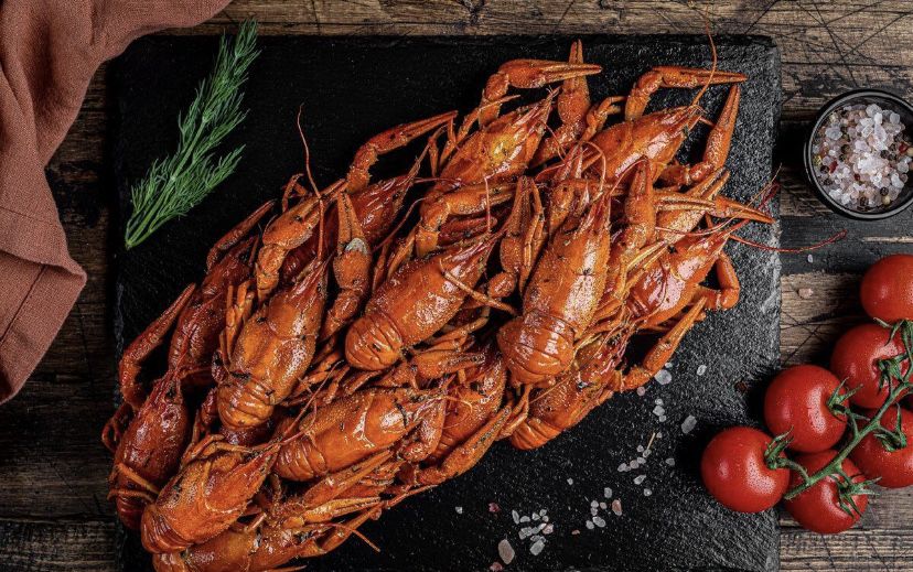 Вареные раки в расоле