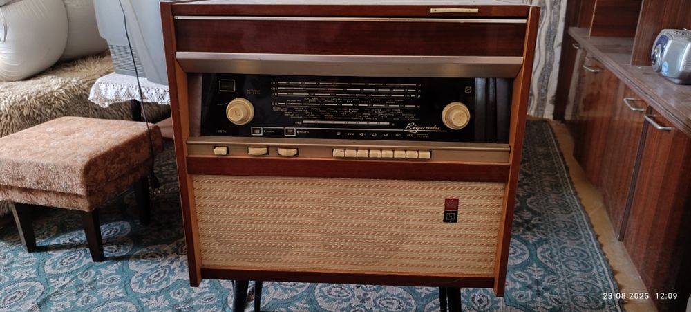 Продавам радиограмофон
