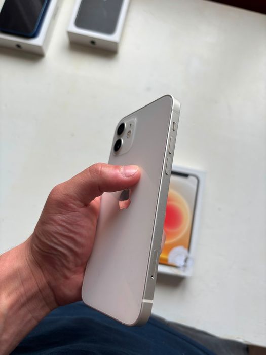 Iphone 12 256gb отличном состоянии!