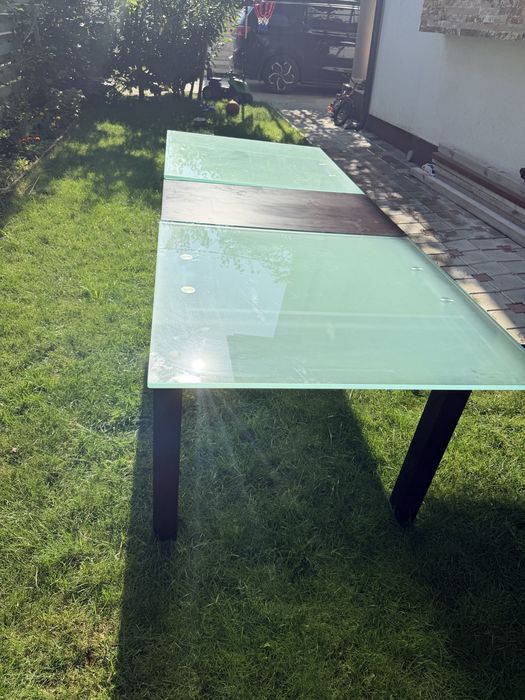 Masa extensibila cu blat de sticla pentru dinig
