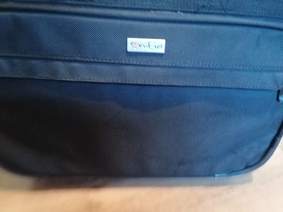 Бизнес чанта за багаж и лаптоп, с колелца и телескопична дръжка