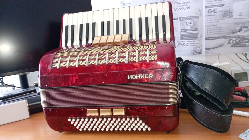 Hohner 80 bași, 5 registre cu cutie