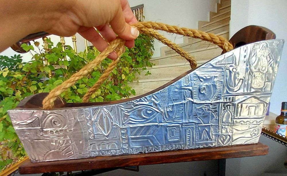 Кутия, стойка, бутилка - гарафа за вино - за подарък