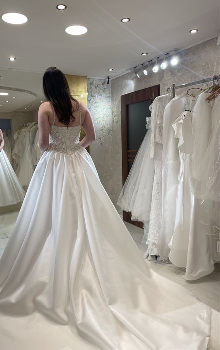 Rochie de mireasa 2026