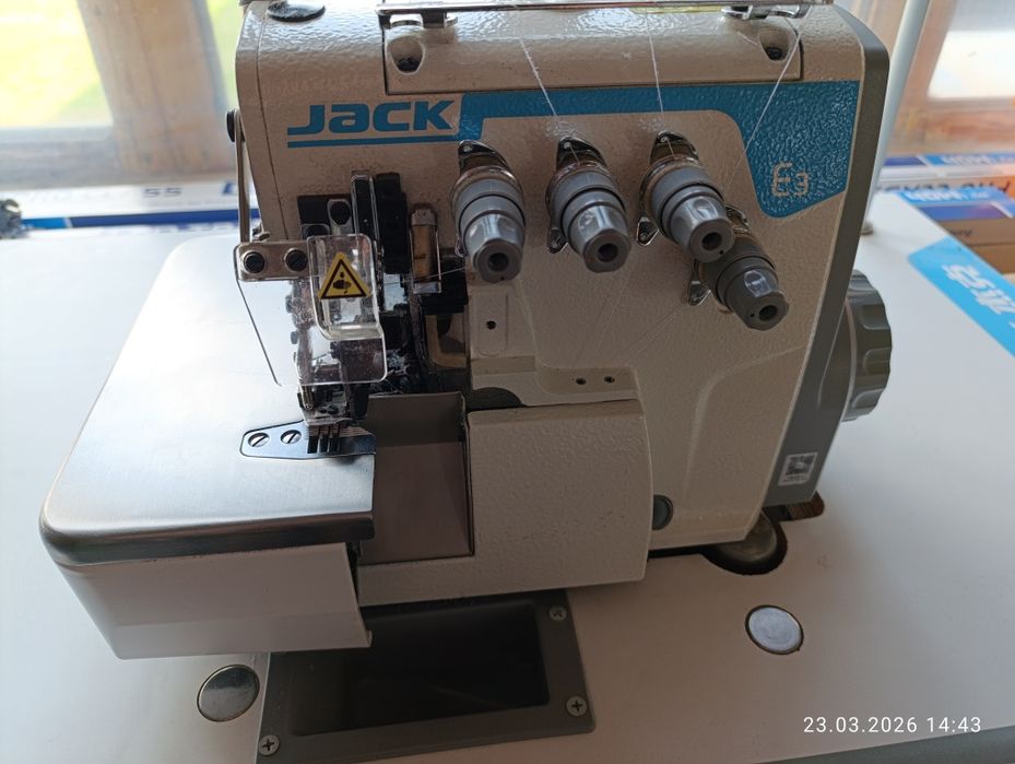 Jack E 3 оверлок 5 нитка оверлог