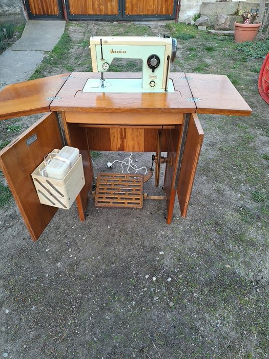 Masina de cusut Veronica