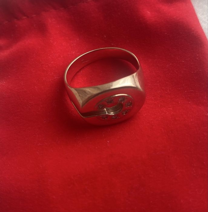 Золотое кольцо с бриллиантами