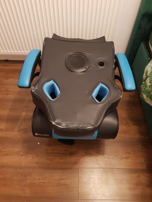 Scaun gaming xrocker playstation cu mici semne de uzură