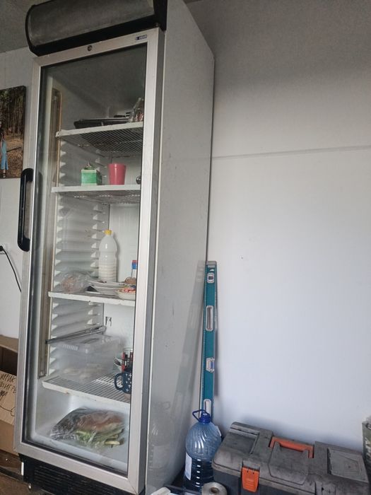 Продам холодильник для магазина