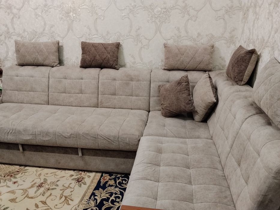 Диван угловой,состояние хорошее