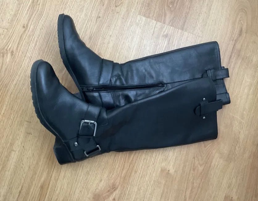 Дамски ботуши черни