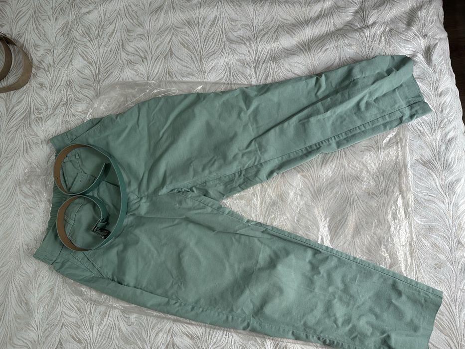 Костьюмы и брюки