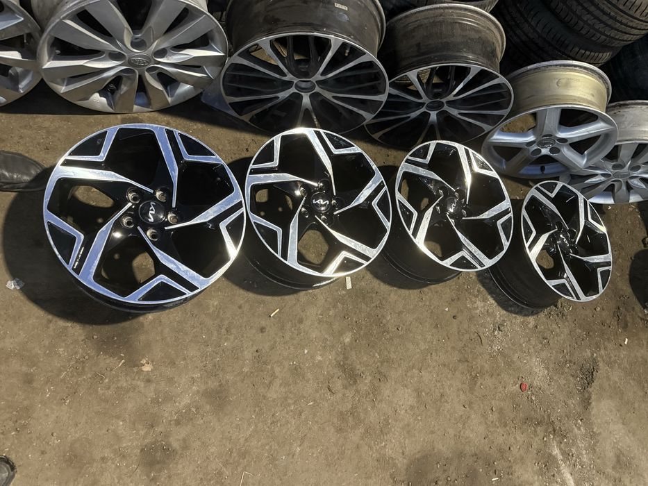 17,5,114,3 Kia hunday Original