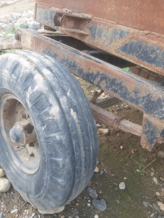 Pavilion Asal ari uyalari uchun arava sotiladi