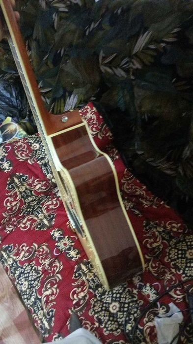 YAMAHA FX370 C akustik gitara spitsalistlar uchun