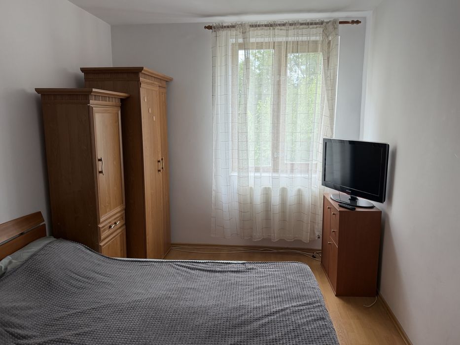 Inchiriez apartament 2 camere Intre Lacuri