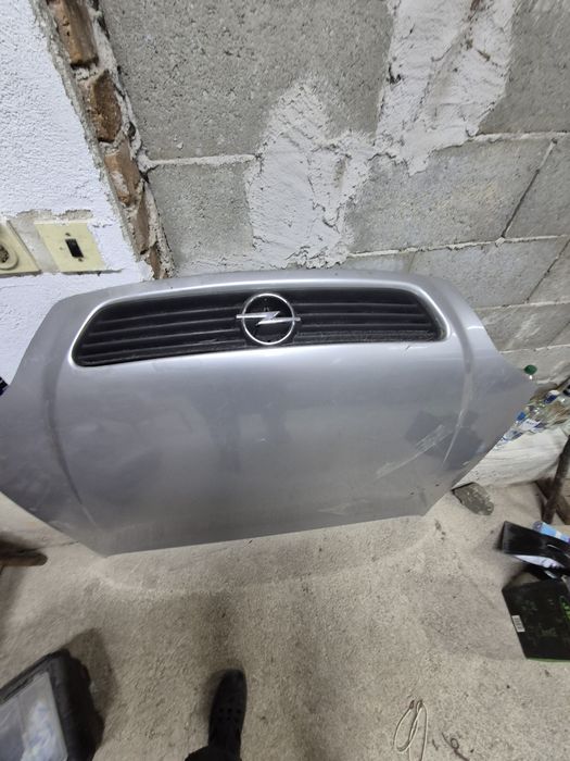 Продавам капак за опел