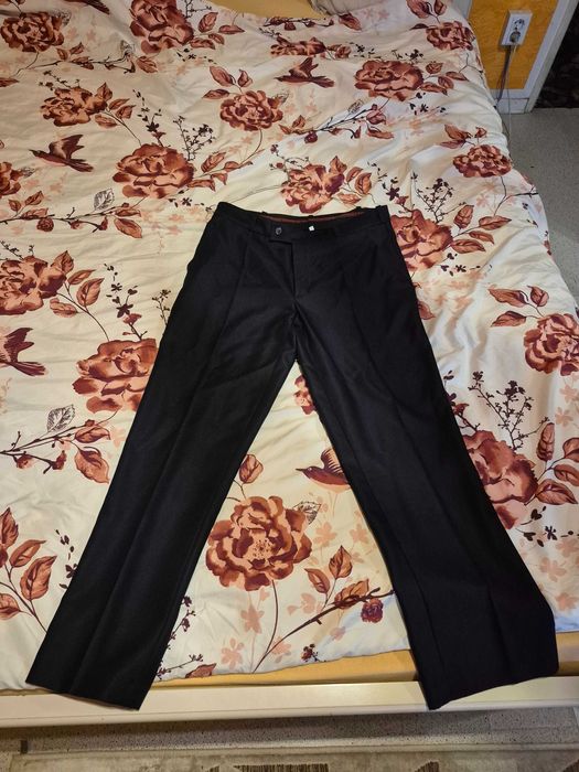 Pantaloni costum albastru închis – mărimea 48 – eleganți