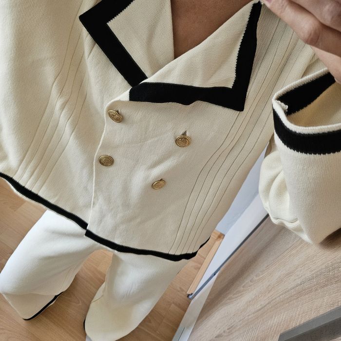 Дамски плетен комплект