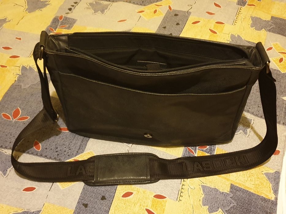 Geanta ca noua din CCC