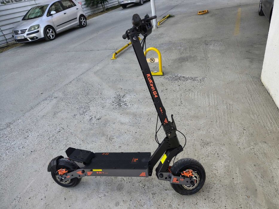 Vând trotineta electrica Kukirin G4
